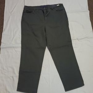 Gloria Vanderbilt, size 16w pants